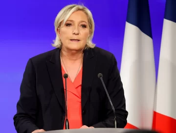 Le Pen admitió la derrota y felicitó a Macron: “Le expresé buenos augurios”