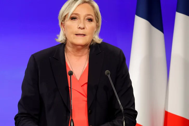 Le Pen admitió la derrota y felicitó a Macron: “Le expresé buenos augurios”