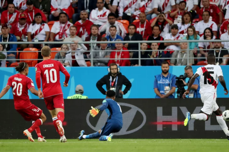 El debut del Perú de Gareca fue con derrota frente a Dinamarca