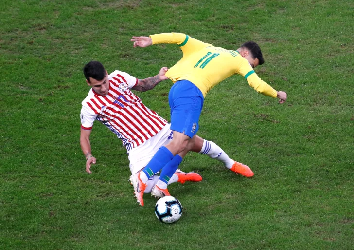 Brasil eliminó a Paraguay y espera por Argentina o Venezuela en la semifinal