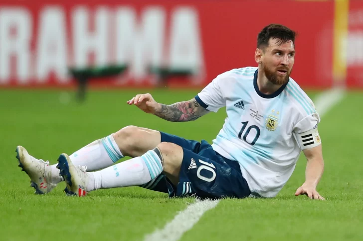 Messi se molestó por el estado de las canchas