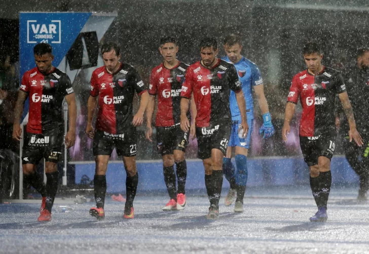 Colón luchó pero cayó ante Independiente del Valle que se coronó en la Sudamericana