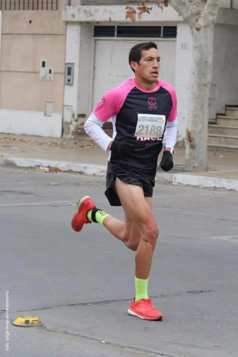 Elizondo y Oro ganaron las principales competencias  en el Maratón de San Juan