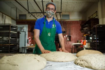 Un pastelero argentino se metió en la final del mundial de pan dulce milanés