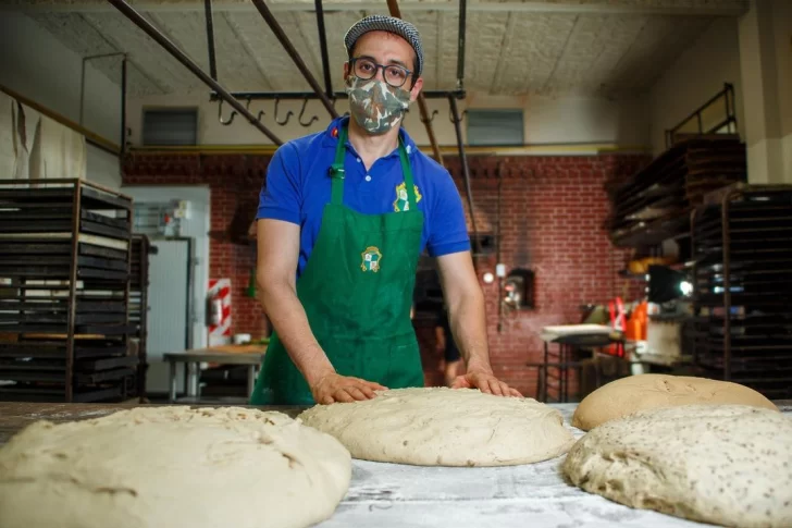 Un pastelero argentino se metió en la final del mundial de pan dulce milanés