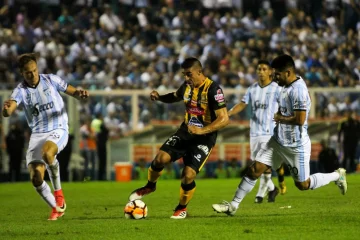 Atlético Tucumán obtuvo un triunfo vital ante The Strongest