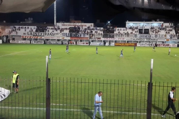 Unión ganó en la vuelta, pero no le alcanzó y se quedó afuera