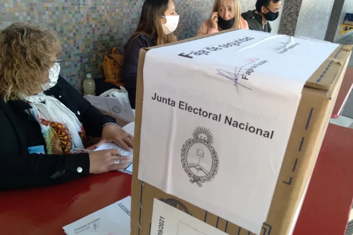 Cerró una votación histórica marcada por la lentitud para sufragar