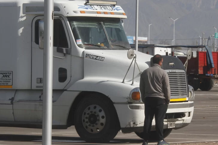 Tres camioneros, positivo en el test rápido: esperan la PCR para saber si tienen Covid-19