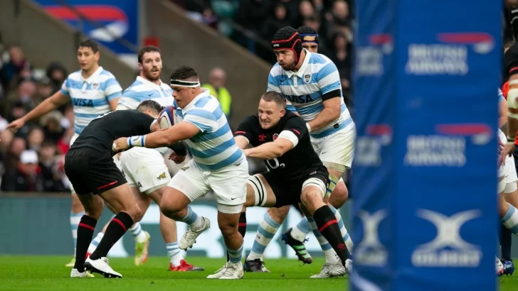 Los Pumas descienden al décimo lugar tras la derrota frente a Inglaterra