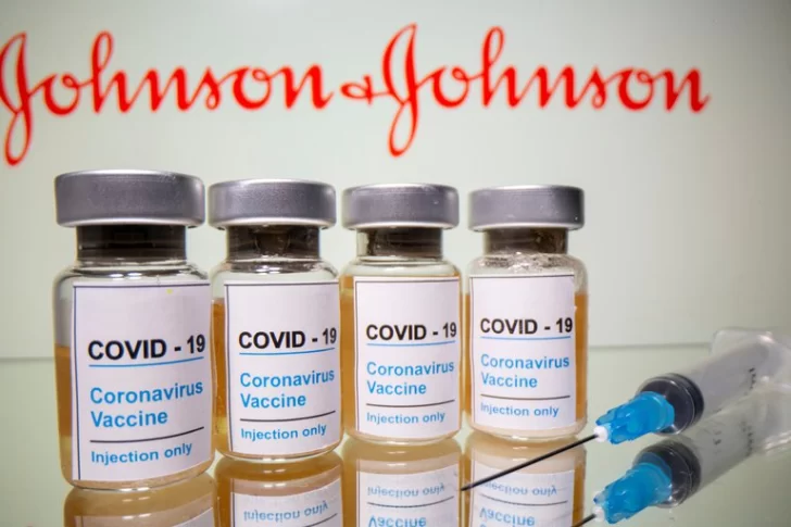 Estados Unidos frena la vacunación con Johnson & Johnson por casos de trombosis