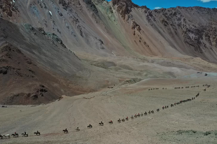 Los expedicionarios siguen a paso firme y este martes vivirán  el momento más emotivo