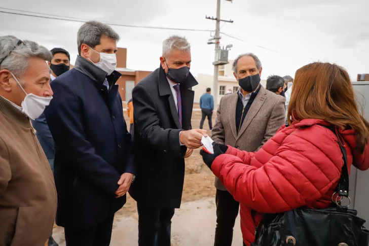 Entregaron en Sarmiento 30 viviendas de una obra que estuvo paralizada durante años