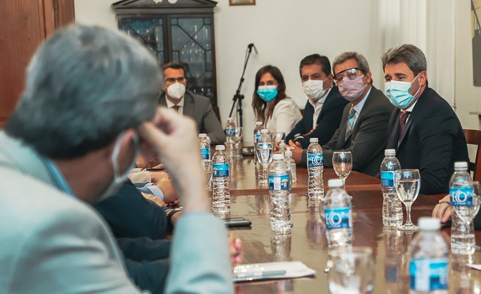 Con el foco en el ASJ, Uñac se reunió con su gabinete