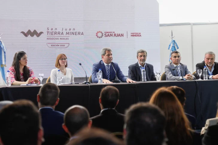 Uñac, en la Feria Minera: “Exportamos más de lo que importamos sin ser provincia sojera o petrolera”