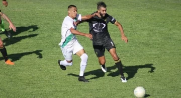 Desamparados ganaba, pero el puntero Deportivo Madryn se lo dio vuelta con polémica