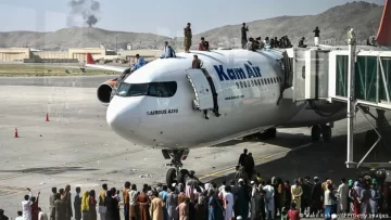 Kabul: investigan si una fuerte explosión cerca del aeropuerto se trata de un ataque suicida