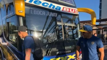 El micro de Boca fue apedreado en su llegada al estadio Malvinas Argentinas