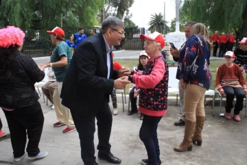 Diversión plena en el festejo del cumpleaños de 25 abuelos del Hogar de Ancianos