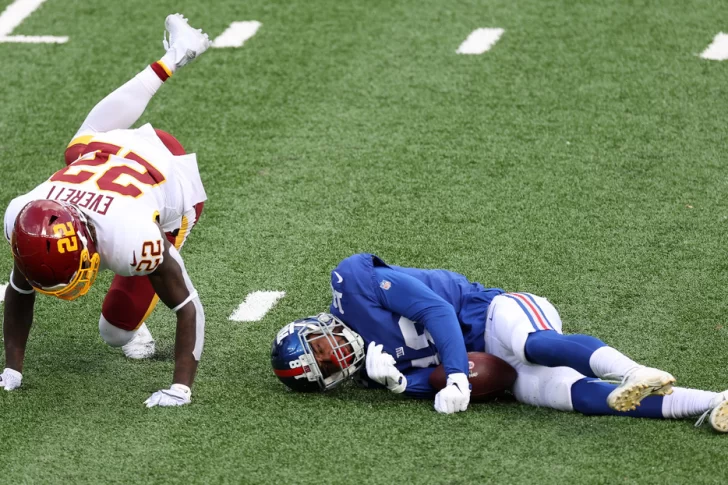 VIDEO: terrible lesión en el cuello de un jugador de la NFL