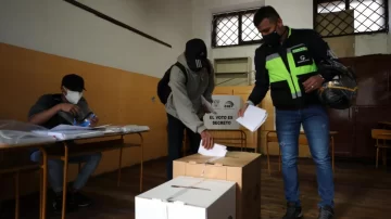 Ecuador volverá a contar unos 6 millones de votos y el correísmo denuncia campaña sucia