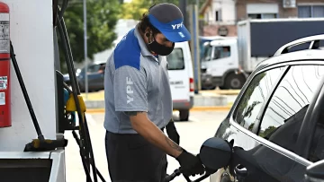 YPF anunció que aumentará su oferta de gasoil durante abril y mayo