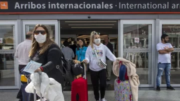 En tres días se fueron 2.367 argentinos de vacaciones al exterior