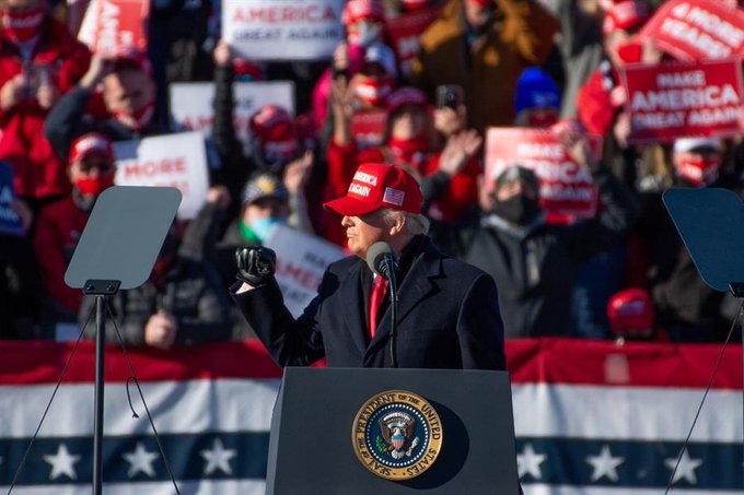 Trump lanza un último intento para revertir la ventaja de Biden