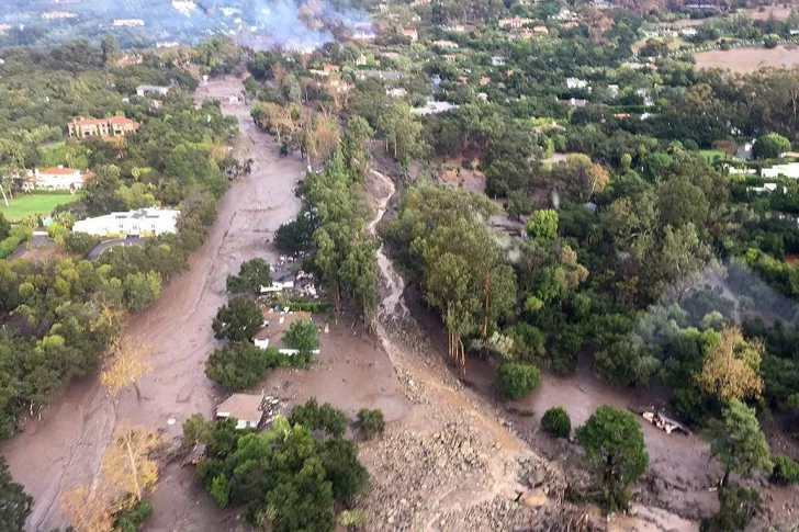 El trágico alud que se cobró 13 vidas, retratado en 15 fotos impactantes