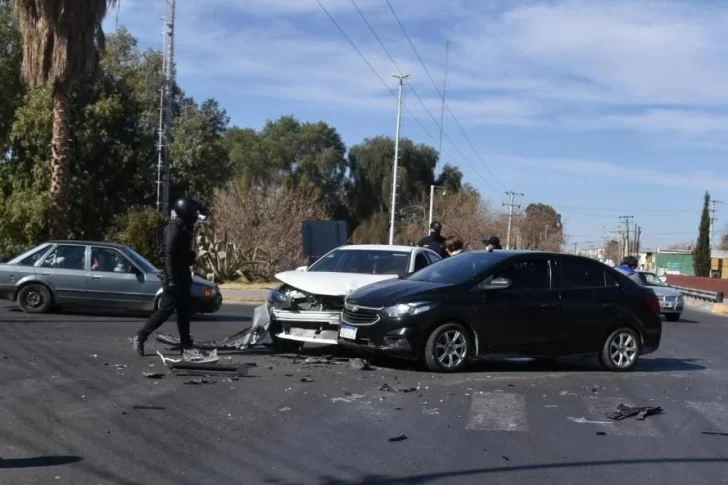 Con minutos de diferencia, 2 colisiones en distintas zonas del Lateral Norte de Circunvalación