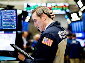 El riesgo país superó los 2100 puntos y las acciones argentinas cayeron 6% en Wall Street