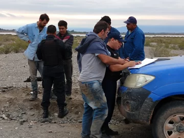 No irán a la cárcel los cazadores atrapados en Angaco con maras y guanacos faenados