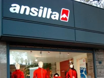 Reclamo de empleados por varios despidos en la textil Ansilta