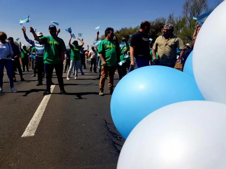 Productores levantan los bloqueos en accesos a San Luis