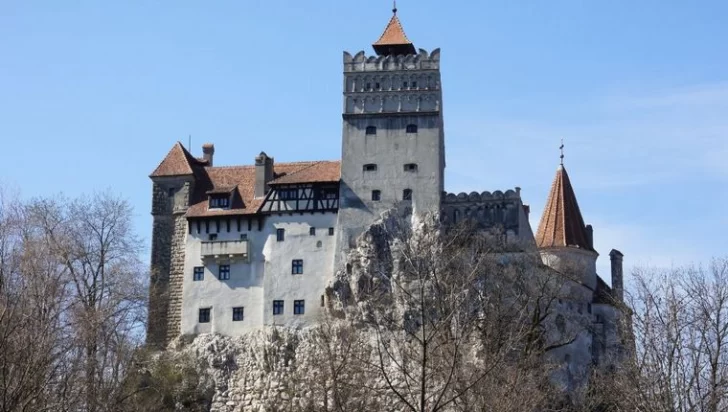 El castillo de Drácula se convirtió en un centro de vacunación