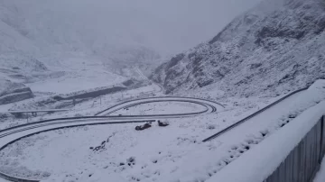 Las postales blancas que dejó la nieve en Mendoza y Córdoba