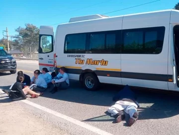 Un chofer muerto y 3 cadetes de un liceo militar heridos por un ataque a la combi que los trasladaba