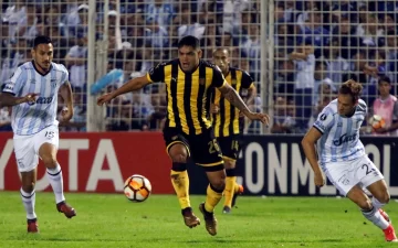 Atlético Tucumán superó a Peñarol y quedó cerca de octavos