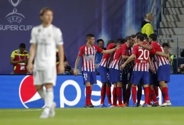 Atlético Madrid derrotó al Real en el clásico y es el supercampeón europeo