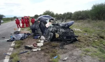 Tragedia en La Rioja: murieron 3 personas en un choque frontal