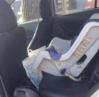 Docente dejó a su bebé en el auto para hacerse las uñas: rompieron una ventana para rescatarlo