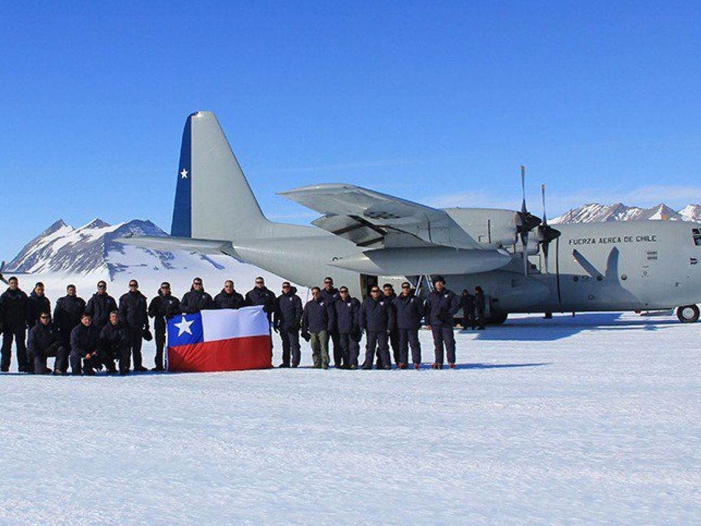 Encontraron restos del avión de pasajeros indonesio en las aguas de Yakarta