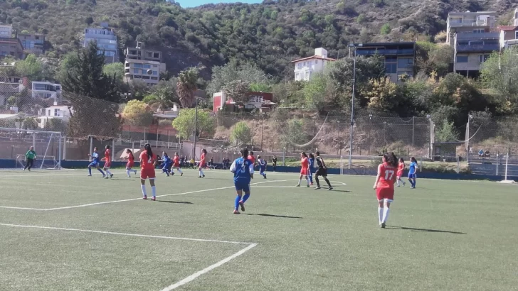 En fútbol, las chicas no pudieron