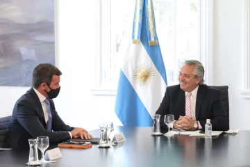 Fernández, con directivos de Ford: “Si las industrias crecen, crece nuestro país”