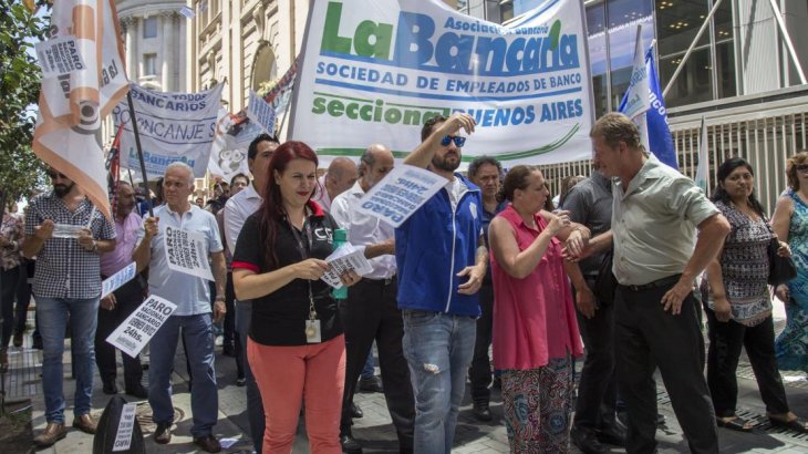 Los bancarios celebrarán su día recibiendo un bono extra de 100.000 pesos