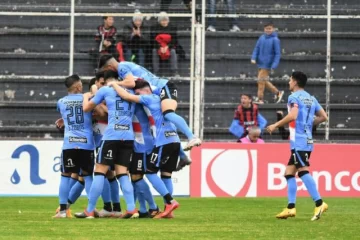 Francisco Álvarez fue titular en la gran victoria de Patronato frente a Independiente