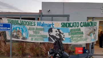 El Gobierno interviene en el conflicto entre Moyano y el nuevo dueño de Walmart