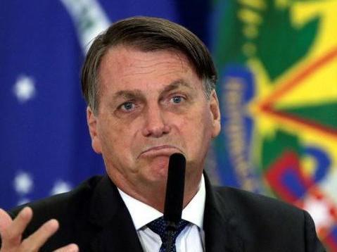 En medio de un colapso hospitalario Bolsonaro pidió el fin de la cuarentena en Brasil