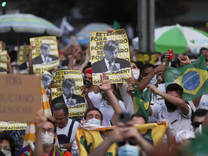 Movimientos de derecha protestaron contra Bolsonaro tras una semana de tensión