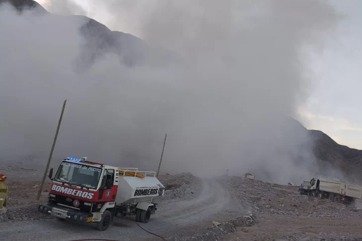 Varias dotaciones de Bomberos debieron sofocar un incendio en un basural